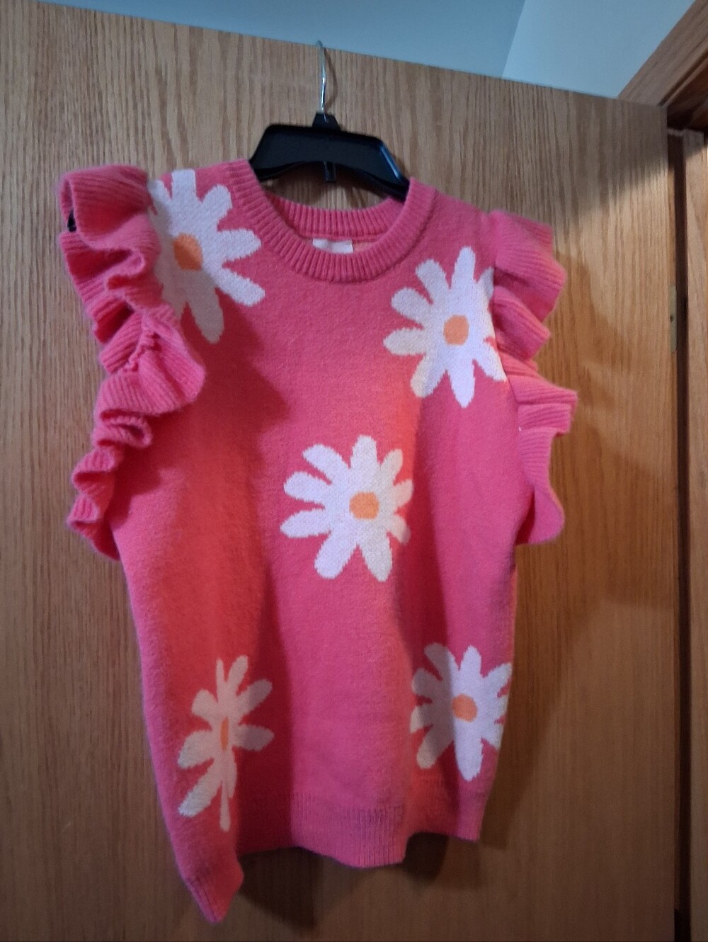 SO ME vibrant pullover Sweater, Daisy Floral Theme with ruffle, hot pink, Medium